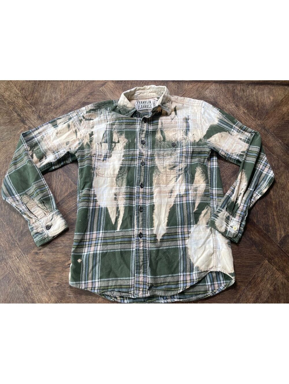 Franklin Flannels Green bleach plaid distressed button down women’s size small